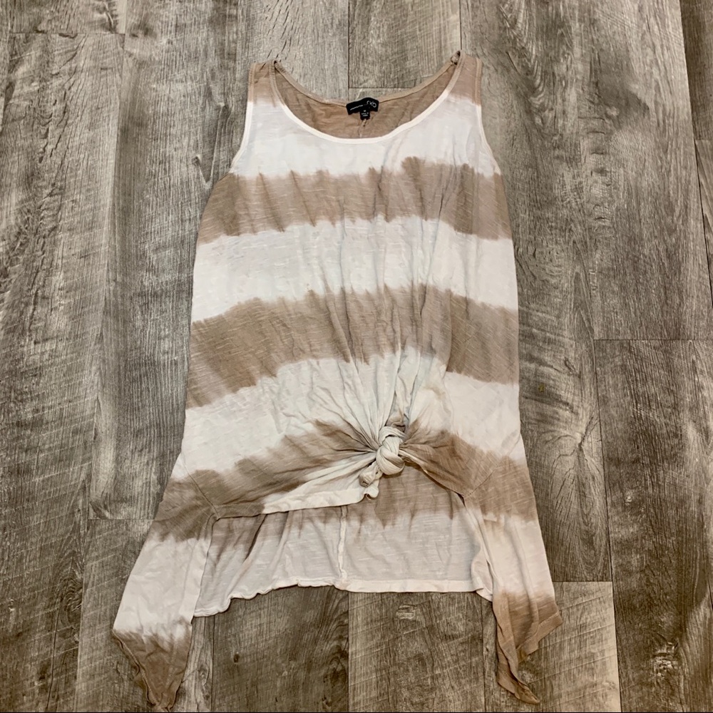 Sleeveless Knot front top M